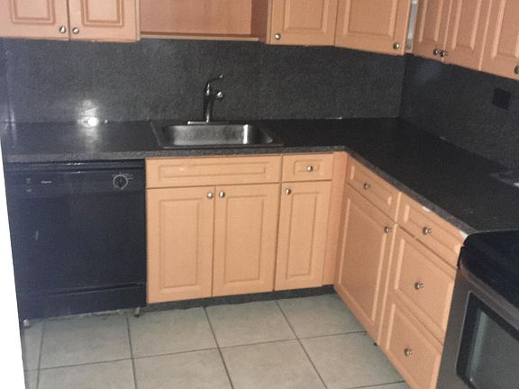 4th image of 1720 NW North River Dr APT 304
