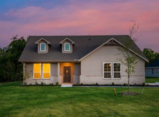 105 Cooper Ct, Springtown, TX 76082