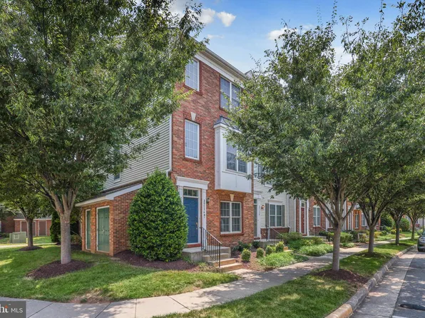 25136 Monteith Ter, Chantilly, VA 20152