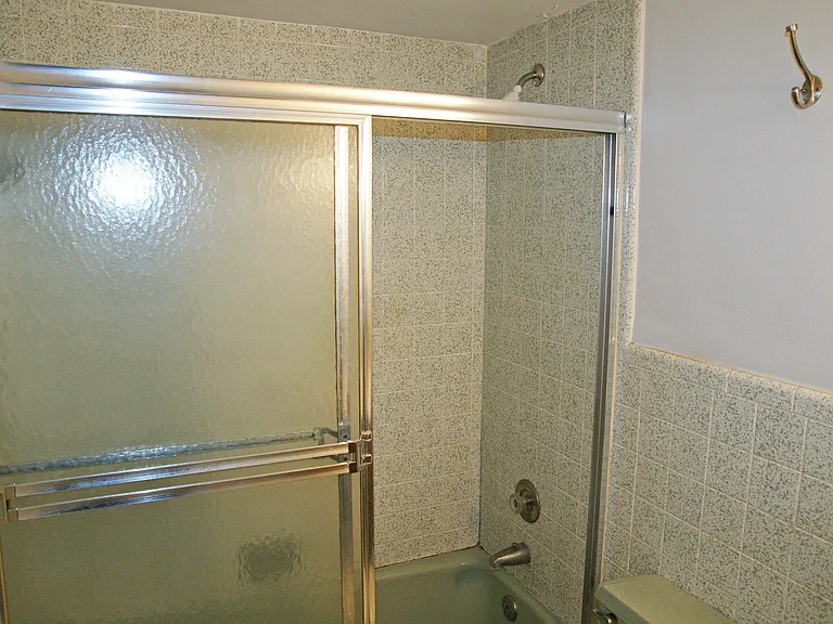 2031 SE 5th St #6 — Photo 13