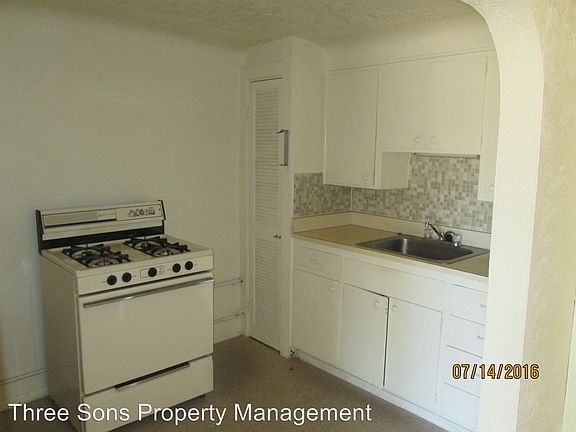 5th image of 509 Alvarado Dr SE APT 1