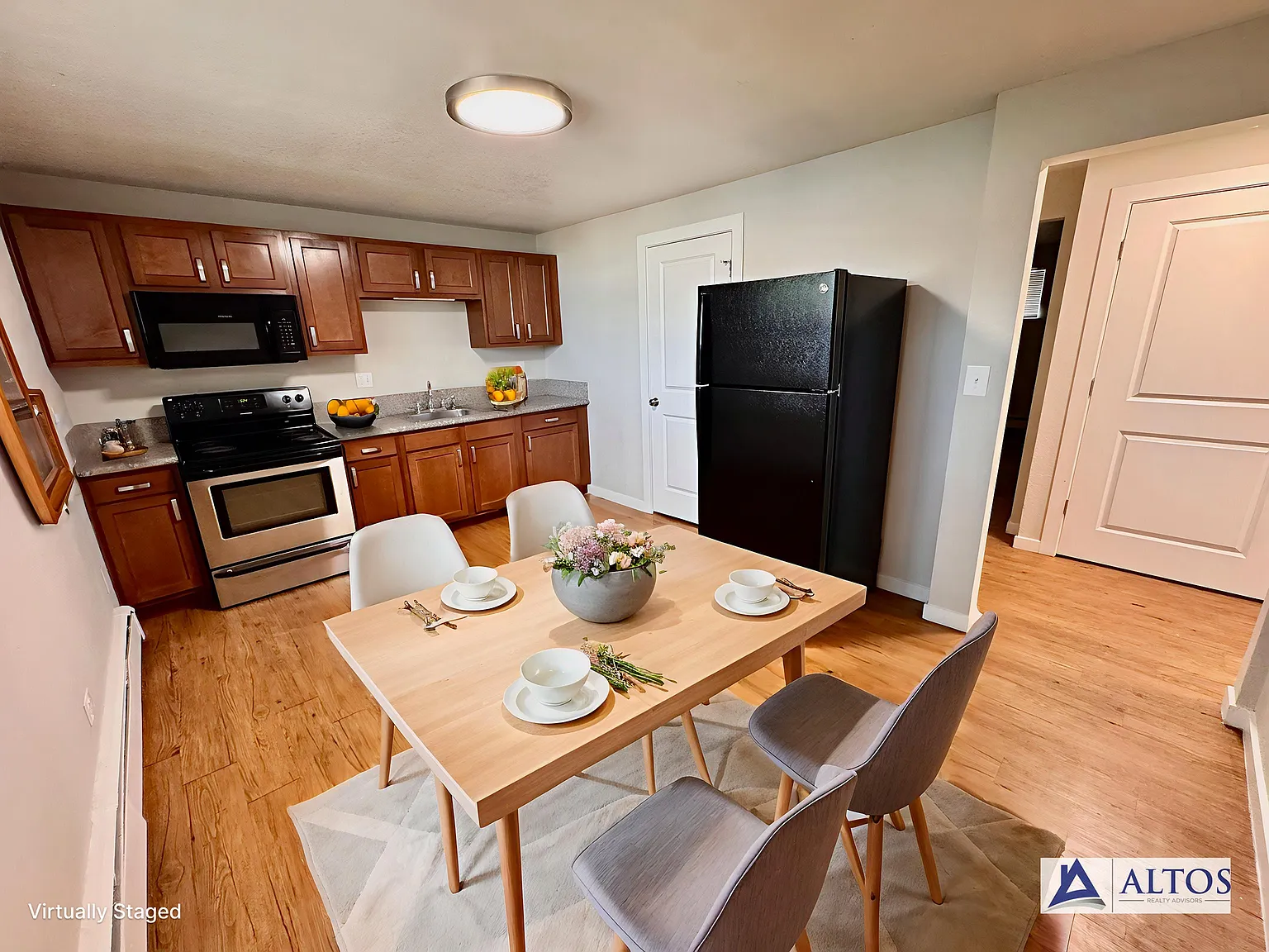 285 S Jay Street — Photo 4