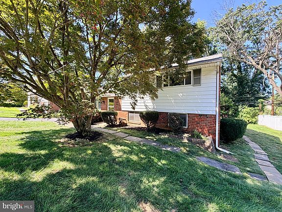 3rd image of 370 Hillside Rd
