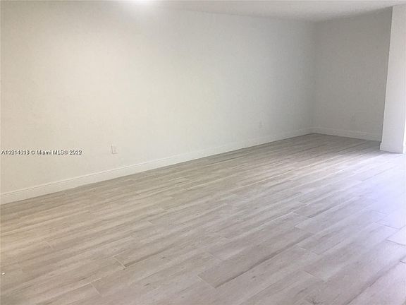 2nd image of 1205 Mariposa Ave APT 429
