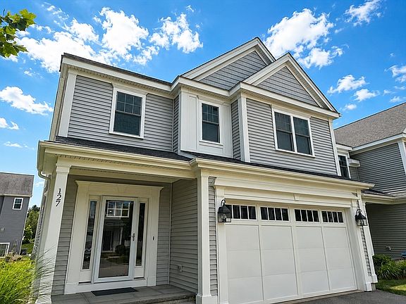 3rd image of 127 Oxbow Rd