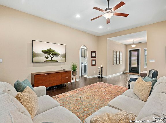 4th image of 138 Mary Ella Dr