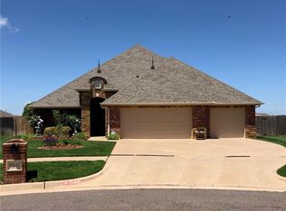 17441 Hawks Tree Ln, Edmond, OK 73012