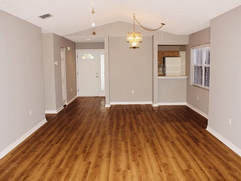 1507 Lantana Ct — Photo 11