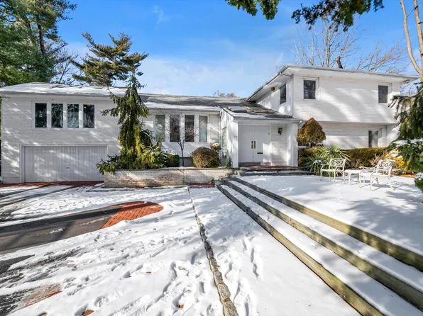 97 Cedar Drive, Great Neck, NY 11021