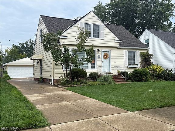 2nd image of 395 Beechwood Dr