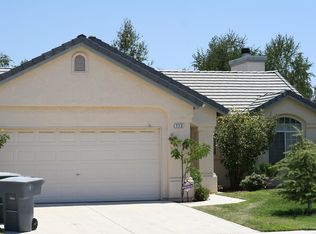 713 Applegate Ave, Clovis, CA