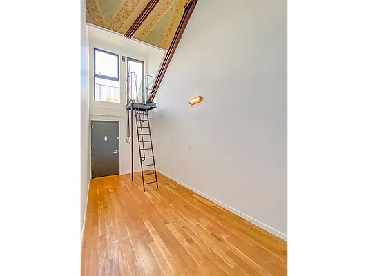 Rented by MySpaceNYC | media 34