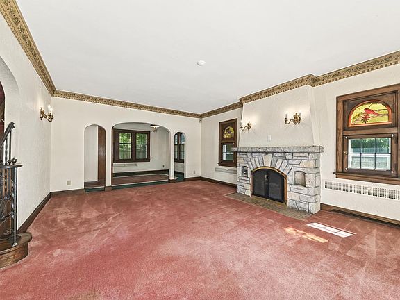 3rd image of N87W15714 Kenwood BOULEVARD