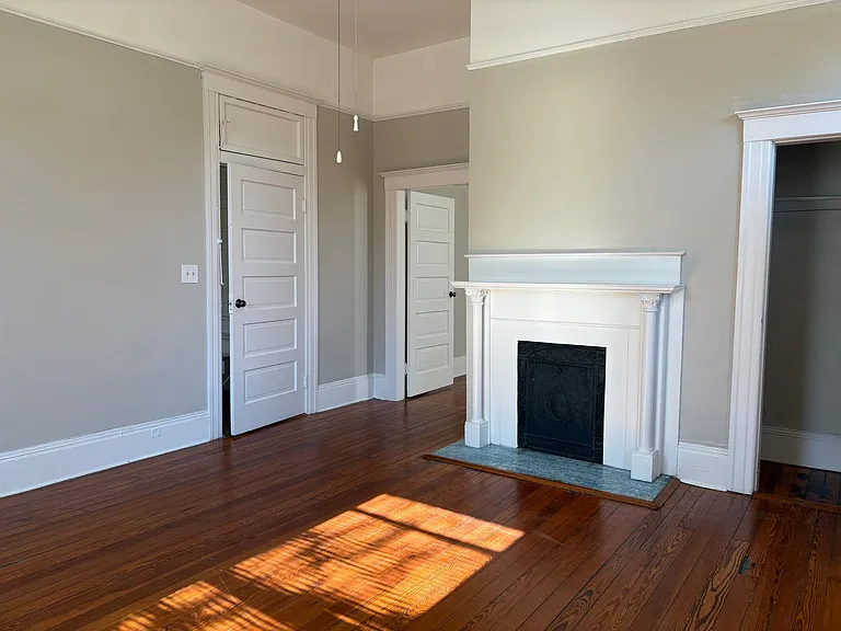 836 E Henry St #C — Photo 11