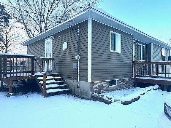 2nd image of 320 Bedford St