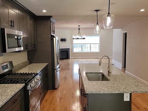 5th image of 98 Brook Hill #98