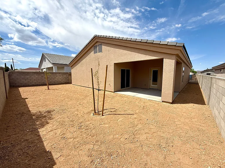 3368 N Apache St — Photo 42