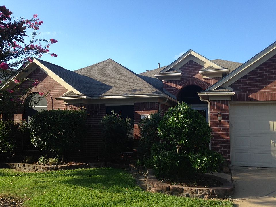 1st image of 901 Park Green Dr
