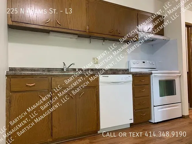 225 N Adams St #L3 — Photo 2