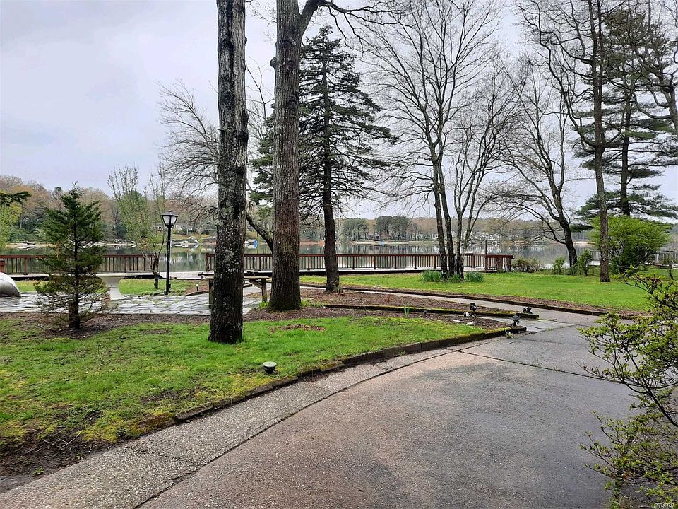 2nd image of 25 Lakeside Trl
