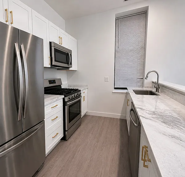 1704 S Tucker Blvd #A — Photo 3