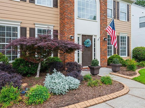 5th image of 708 Waveland Dr
