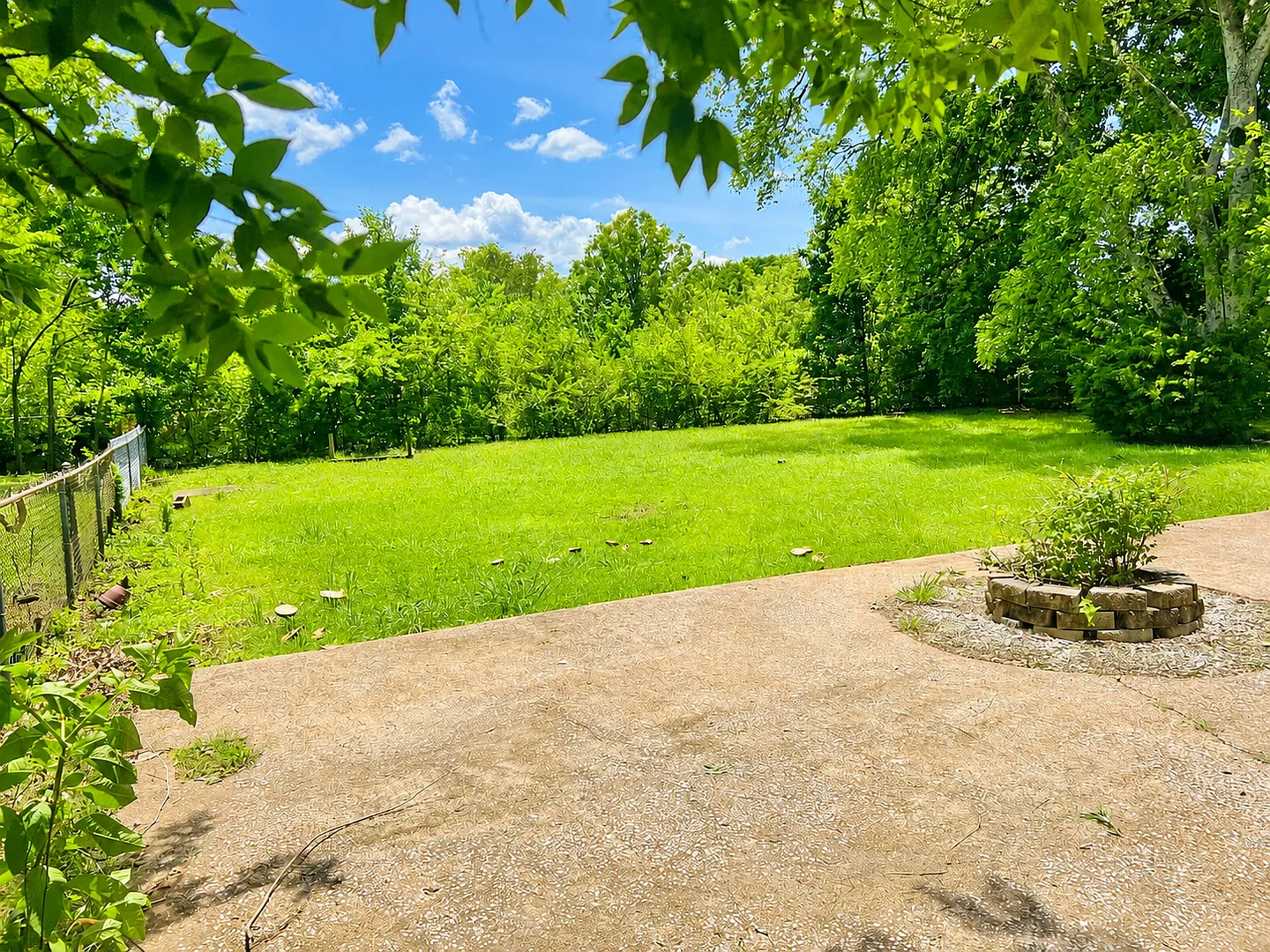 Coming Soon - 3bd/1ba Close to UAH — Photo 4