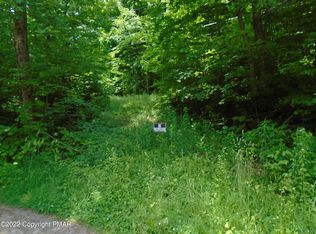 82 Pradon Rd, Sterling, PA 18463