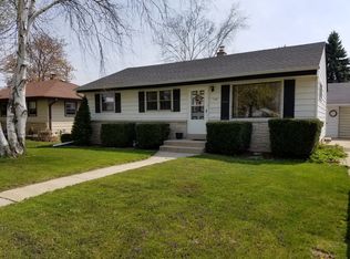 708 9th Ave, Grafton, WI 53024