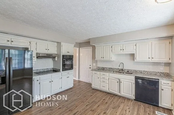 7509 Rolling River Pkwy — Photo 7