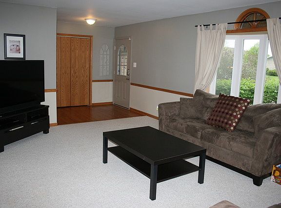 2nd image of 534 Rhonda Dr