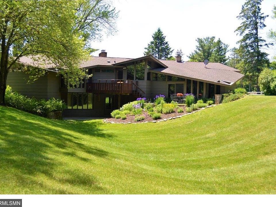 1st image of 200 E River Dr