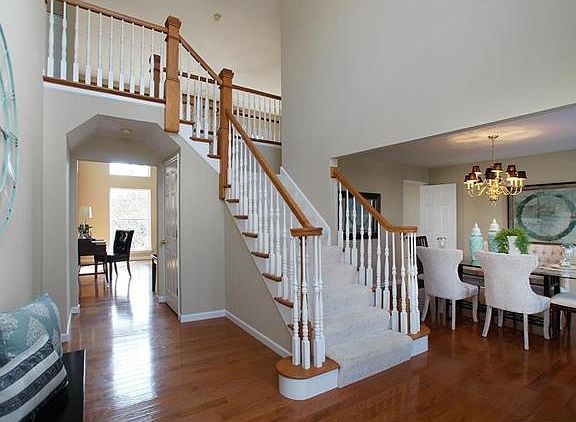 2nd image of 830 Woodsdale Ct