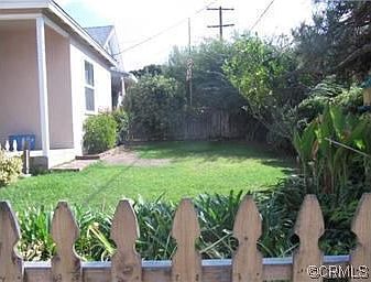 2nd image of 2527 Manhattan Ave