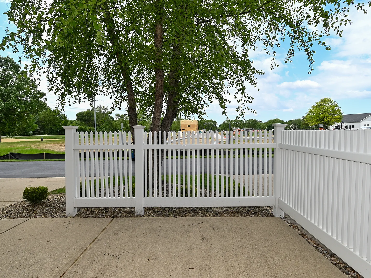 2 bed, 1.5 bath, 1220 sqft, $1,750 — Photo 4