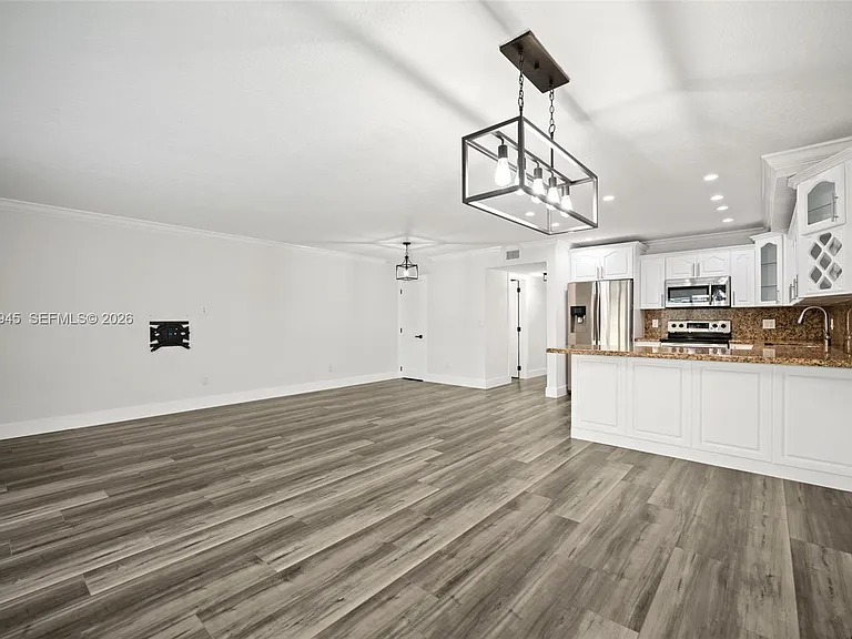 6832 W 2nd Ct — Photo 6