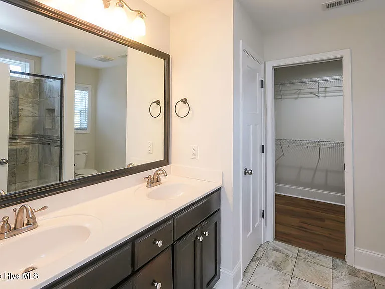315 Adams Cir — Photo 16