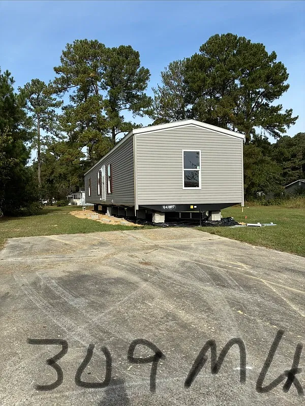 Weaver Estates — Photo 1