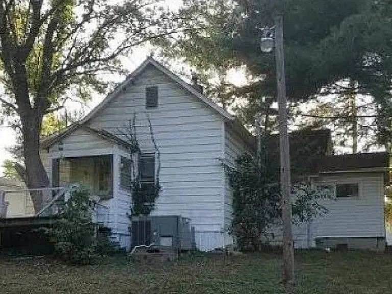 428 S Central St — Photo 2