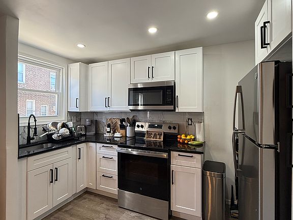 2nd image of 4225 Bleigh Ave
