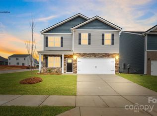 74 Queen Valley Way, Waynesville, NC 28786