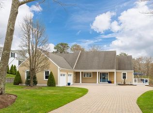 35 White Cliff Dr, Plymouth, MA 02360