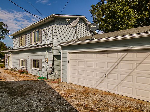 3rd image of 201 Lakewood Dr