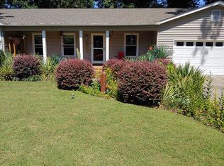 2806 Kilbourne Dr, Greensboro, NC 27407