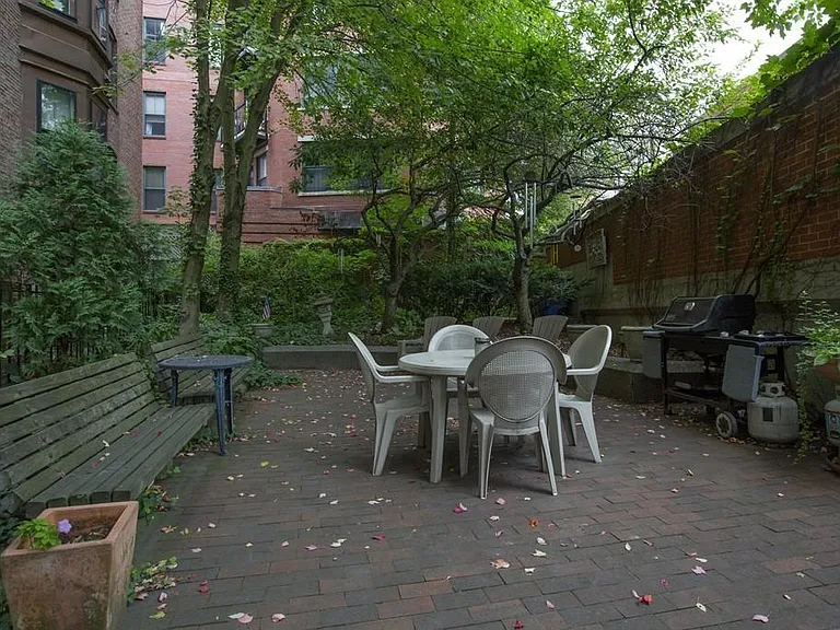 17 Cazenove St #104 — Photo 9