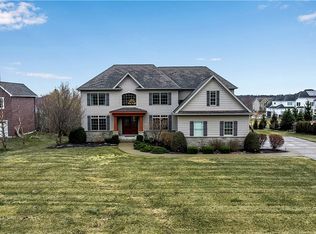 36 Woodthrush Trl, Orchard Park, NY 14127