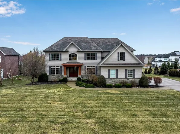 36 Woodthrush Trl, Orchard Park, NY 14127