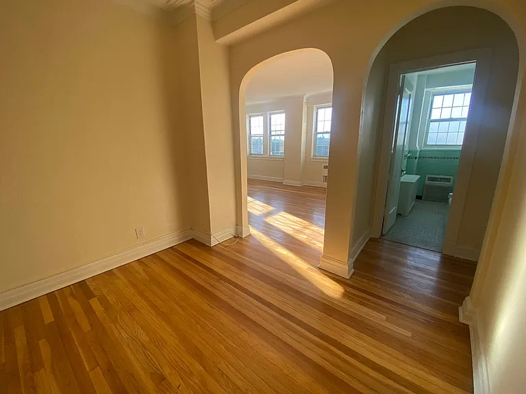 New King Edward Apartments — Photo 252