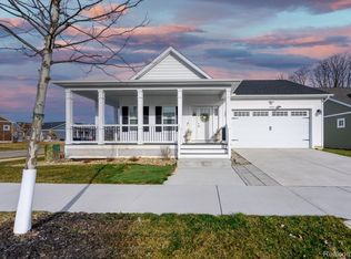 9293 Regency Blvd, Pinckney, MI 48169