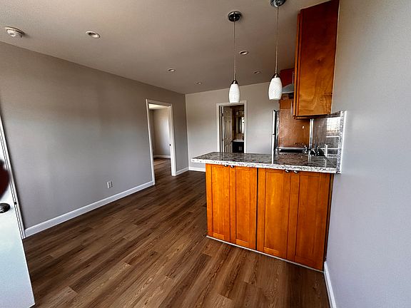 5th image of 45 Surrey Ct #A